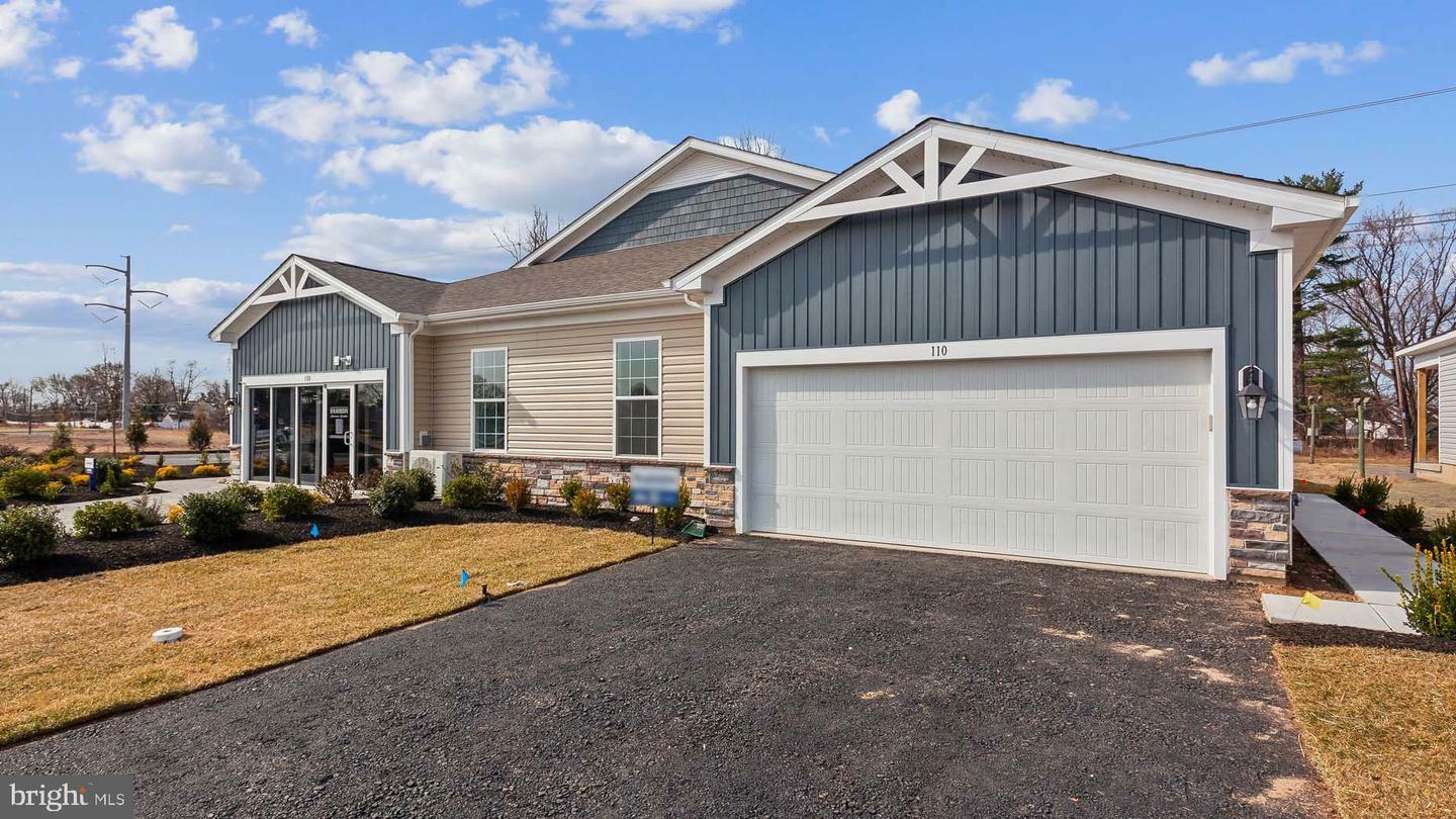 Property Photo: 209 Delhaas Circle PA 19007