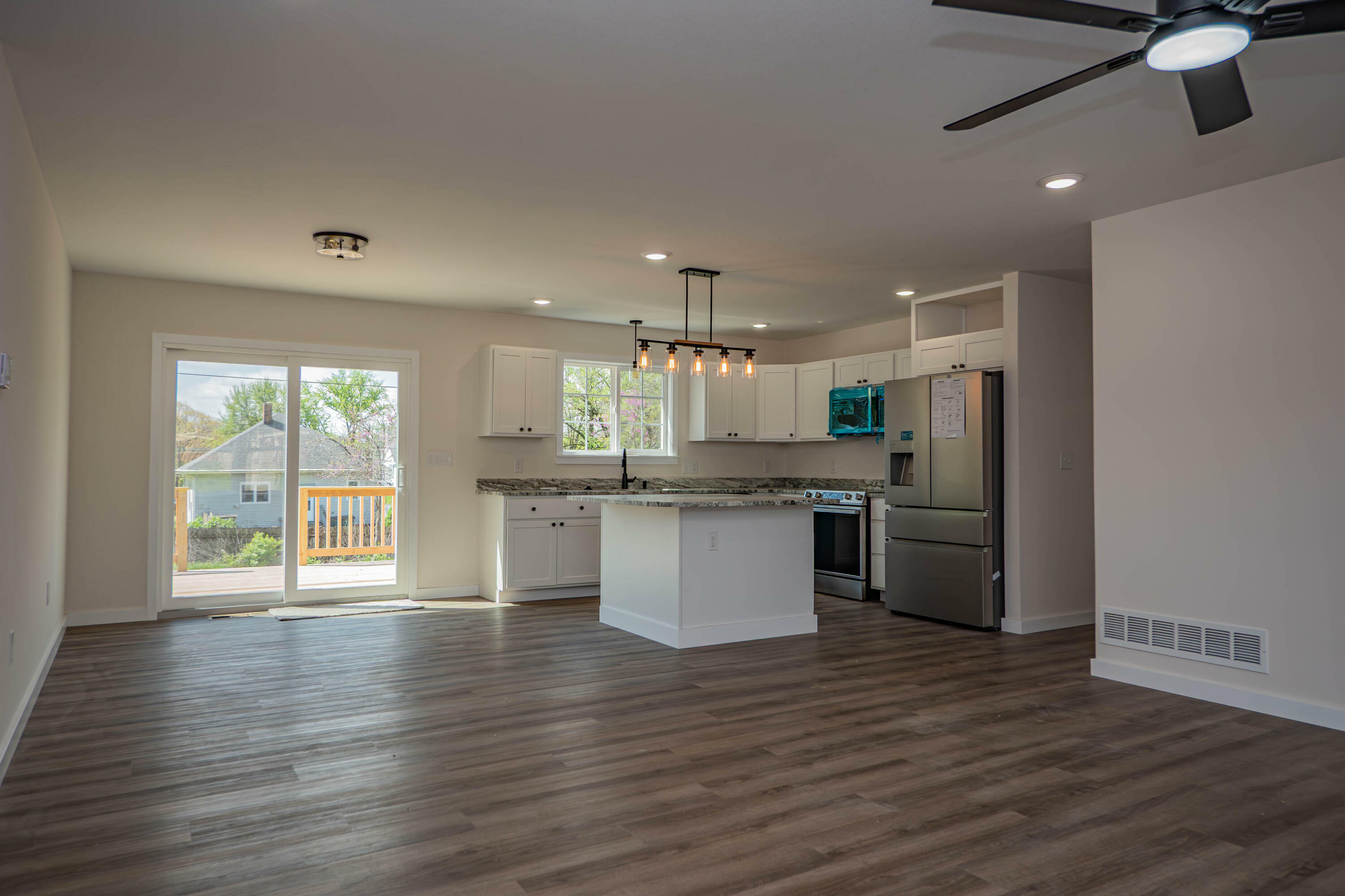 Property Photo: 1122 Concannon St MO 65270