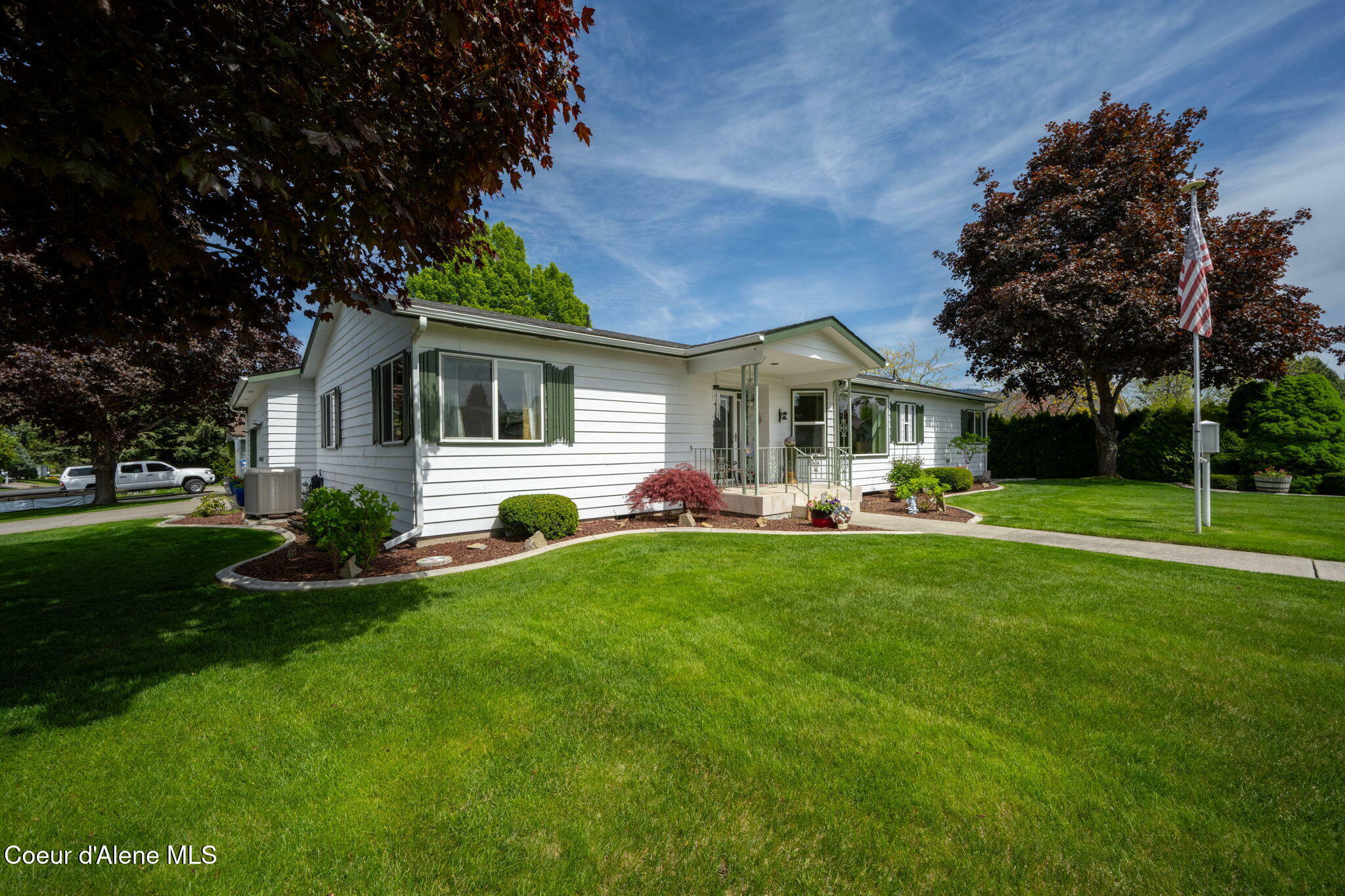 Property Photo:  8407 N Dogwood Ln  ID 83835 