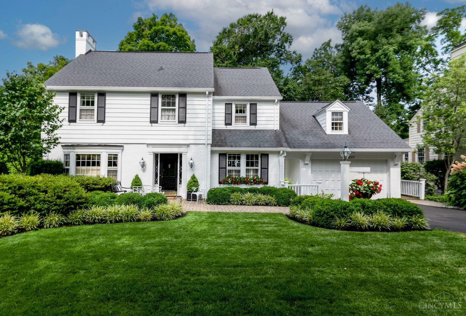 Property Photo: 1207 Herschel Woods Lane OH 45208