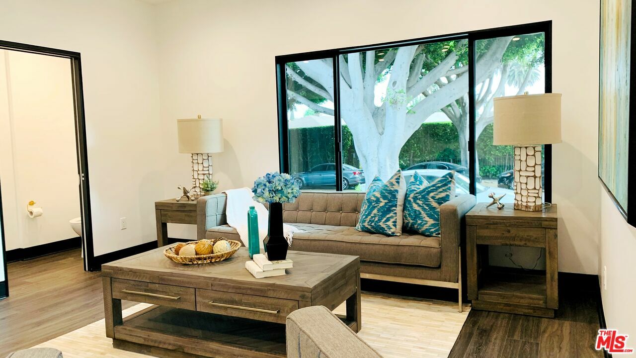 Property Photo: 1419 Franklin St CA 90404
