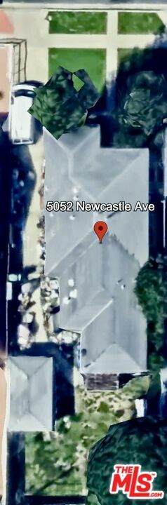 Property Photo: 5052 Newcastle Ave CA 91316
