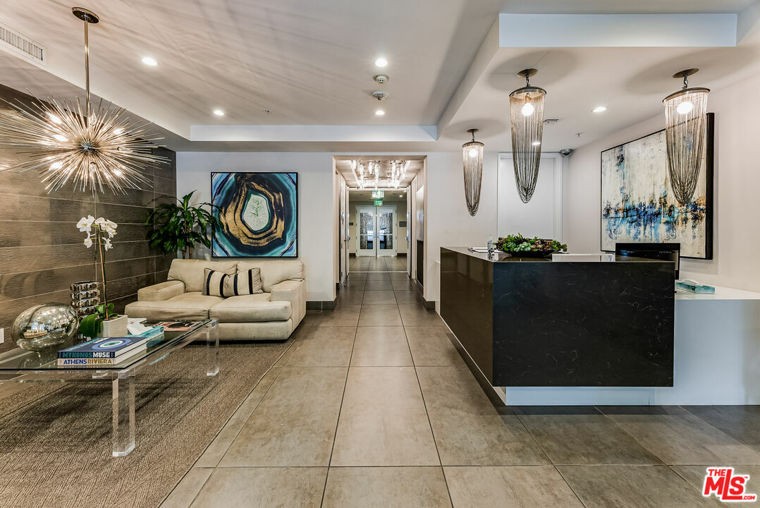 Property Photo: 460 N Palm Dr CA 90210
