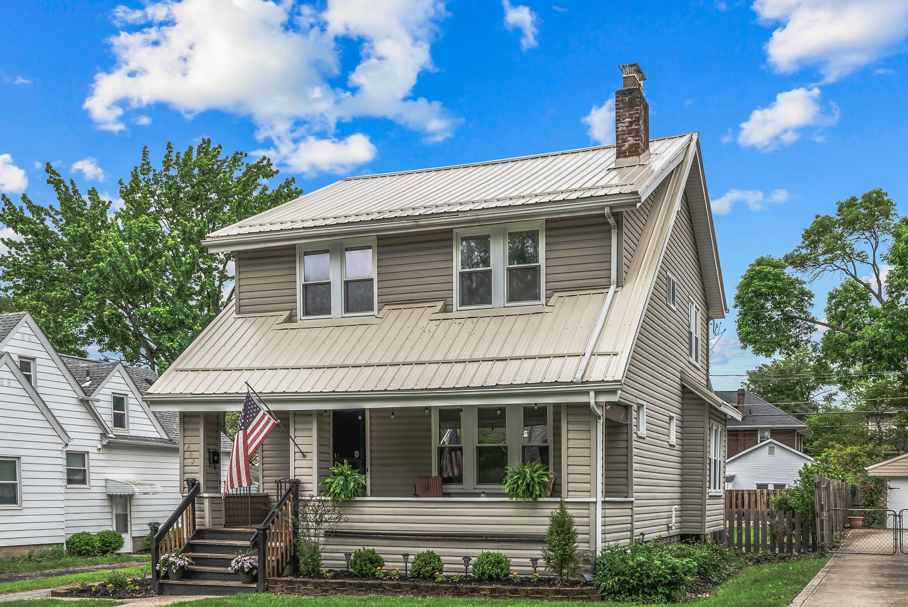 Property Photo: 202 Northridge Road OH 43214