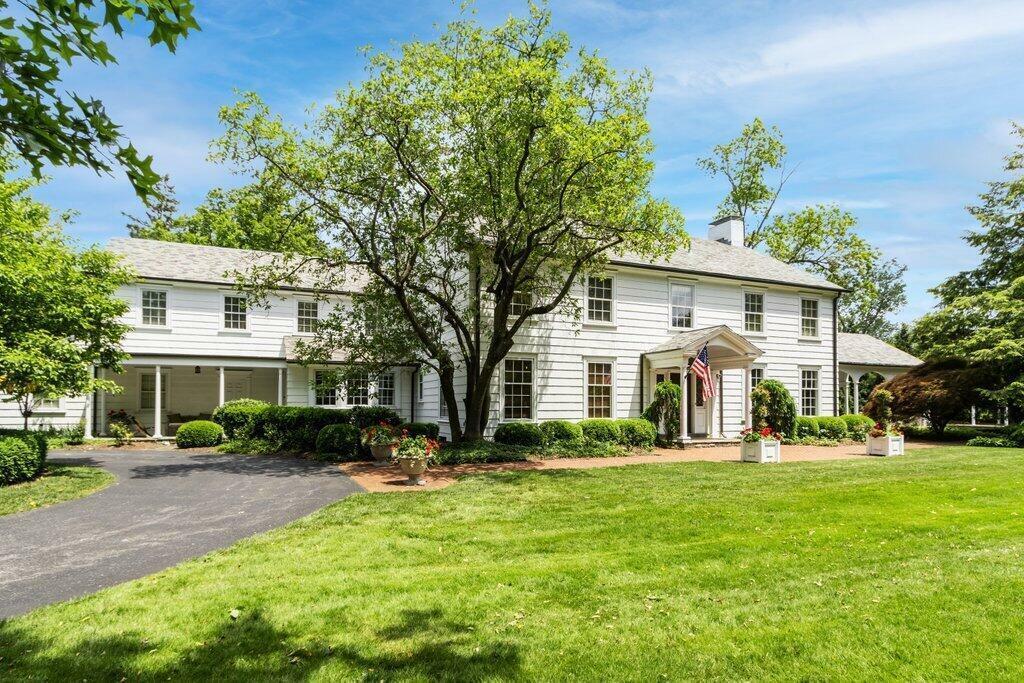 Property Photo: 324 E North Broadway Street OH 43214