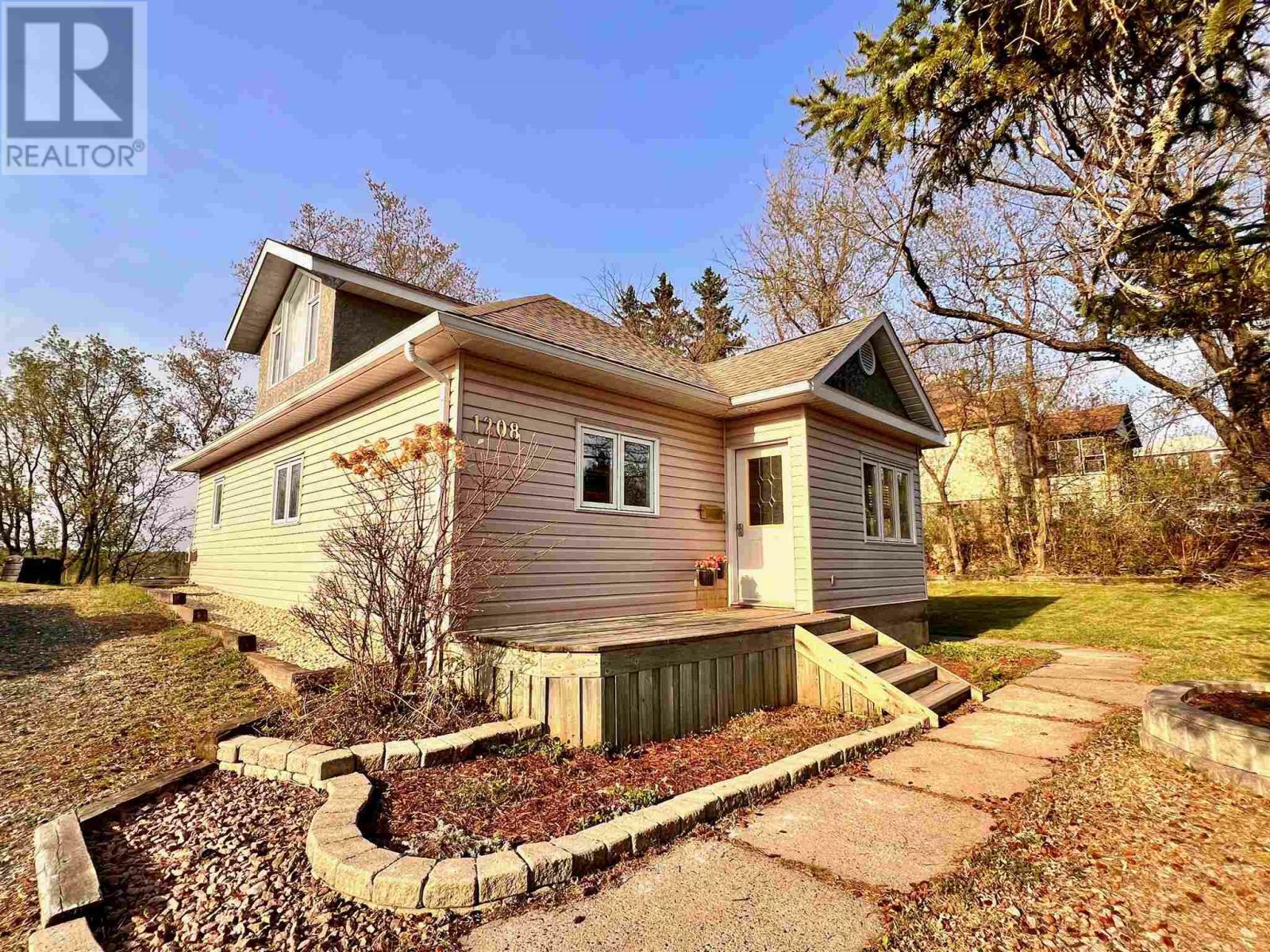 Property Photo: 1208 Ottawa St ON P0X 1C0