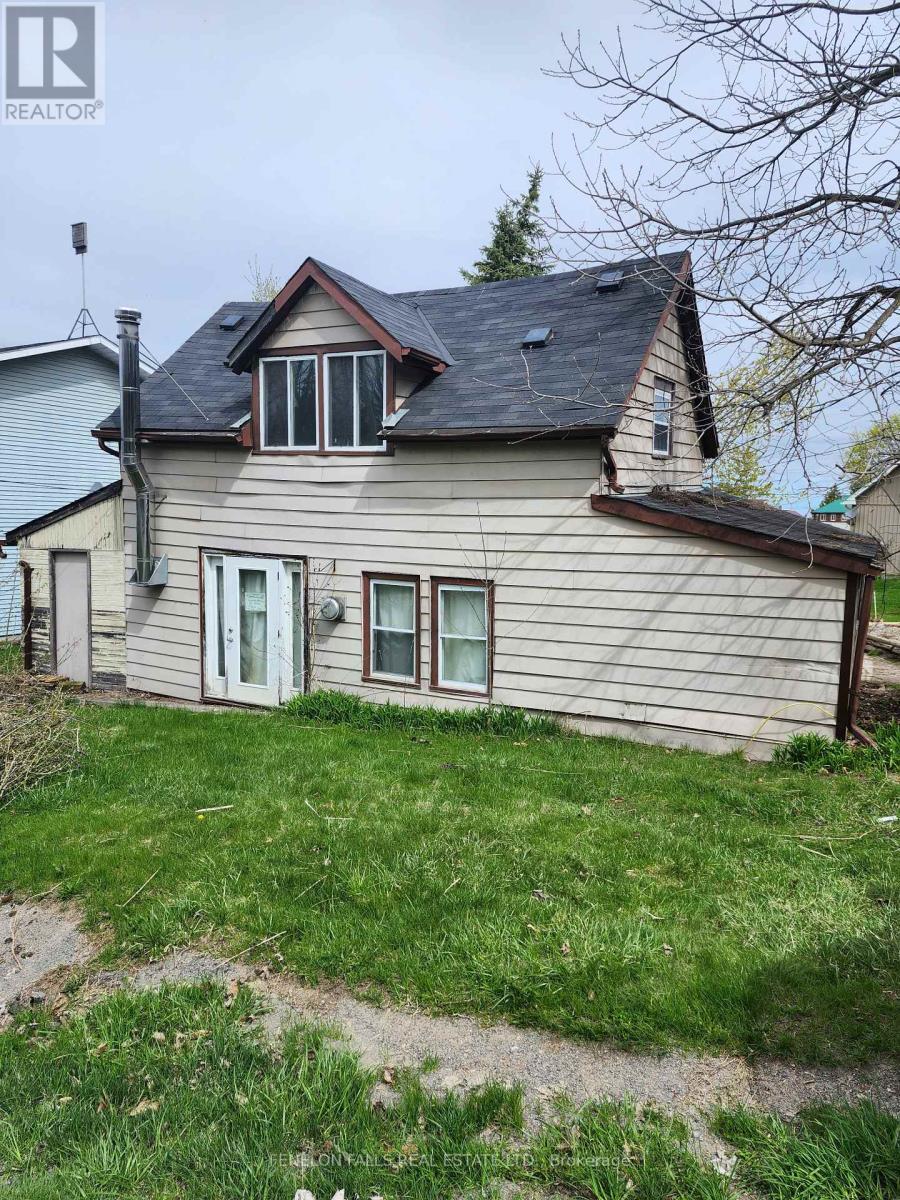 Property Photo: 22 Viamede Street ON K0M 1L0