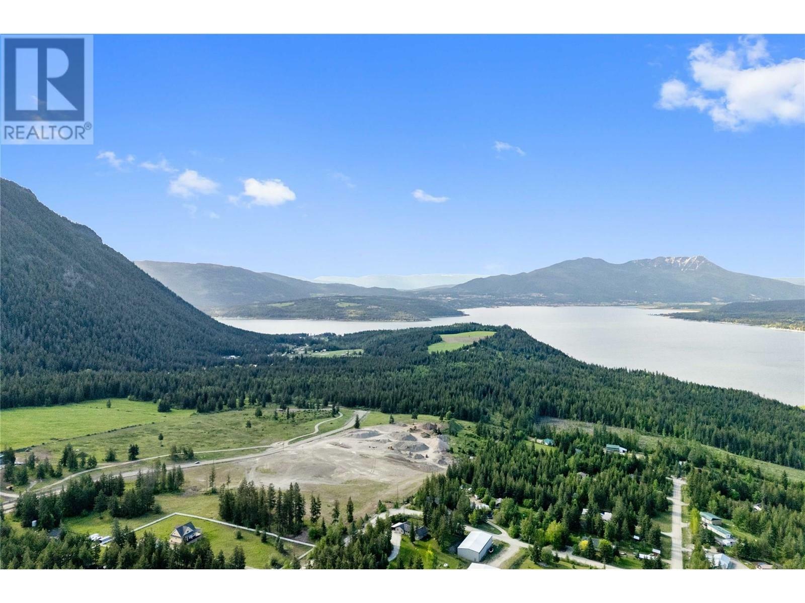 Photo de la propriété: 3438 Roberge Road BC V0E 2X2