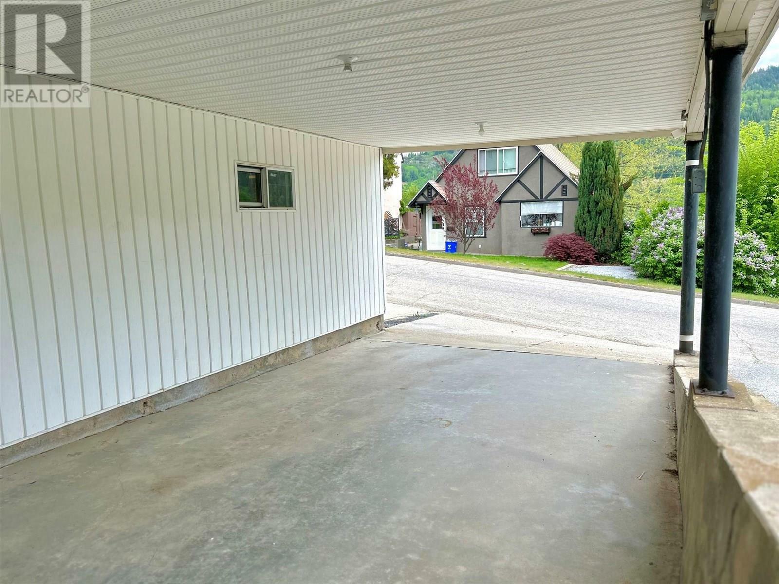 Property Photo: 715 Shakespeare Street BC V1R 2B3
