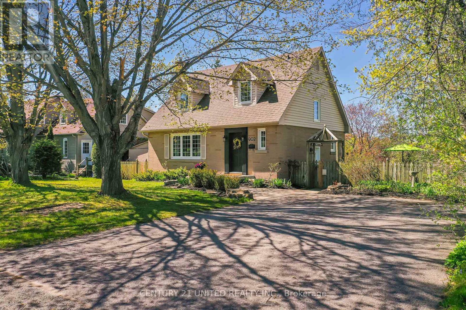 902 Valleyview Drive  Peterborough West (North) ON K9J 6R1 photo