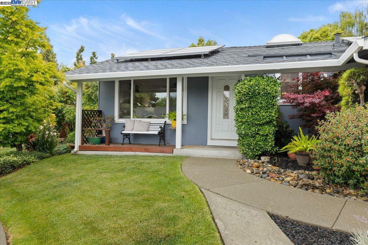 Property Photo: 34264 Atteridge Pl CA 94555