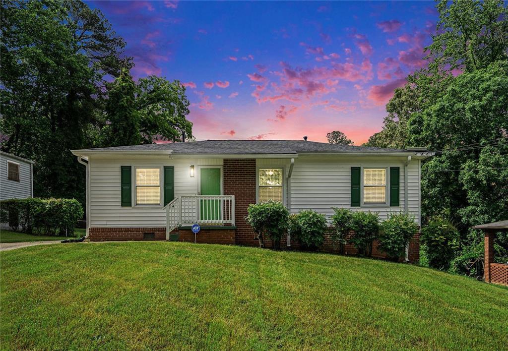 Property Photo: 3650 Croft Place NW GA 30331