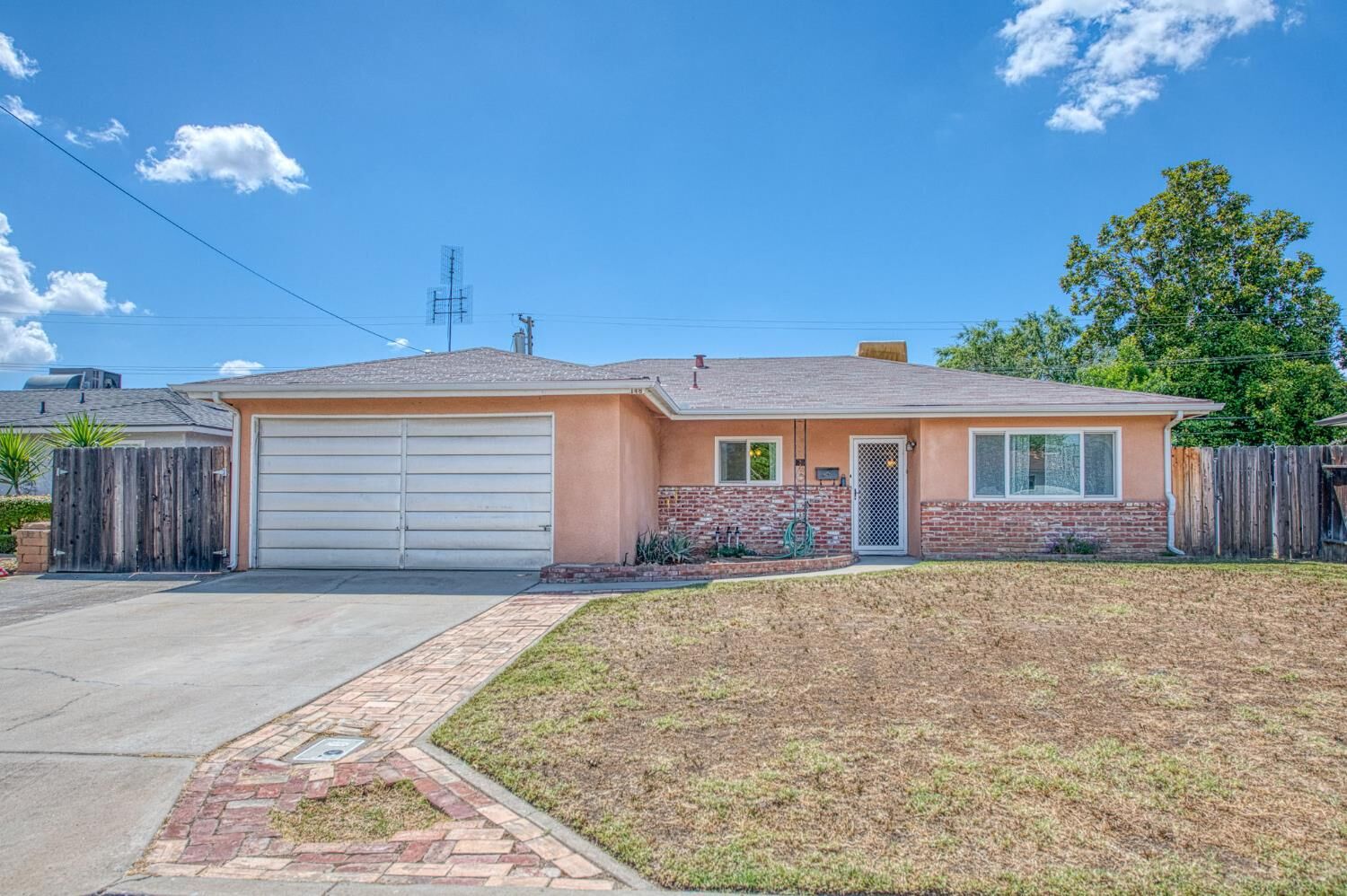 Property Photo: 148 Russell Avenue CA 93612