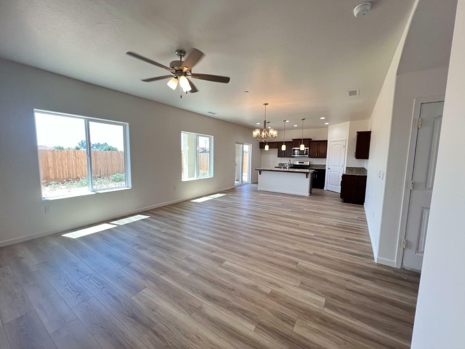 Property Photo: 1484 Concord Way Lt 37 CA 93618