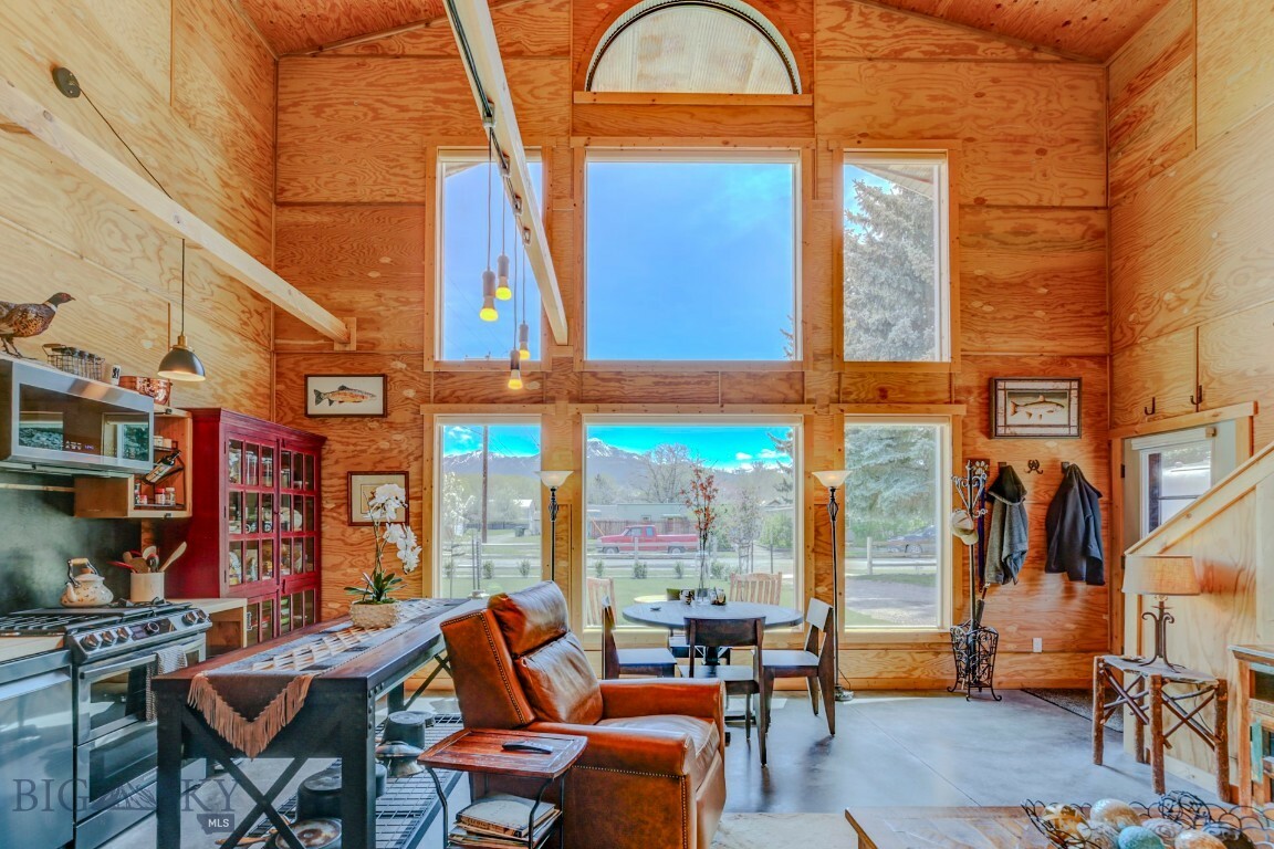 Property Photo: 1007 E Geyser MT 59047