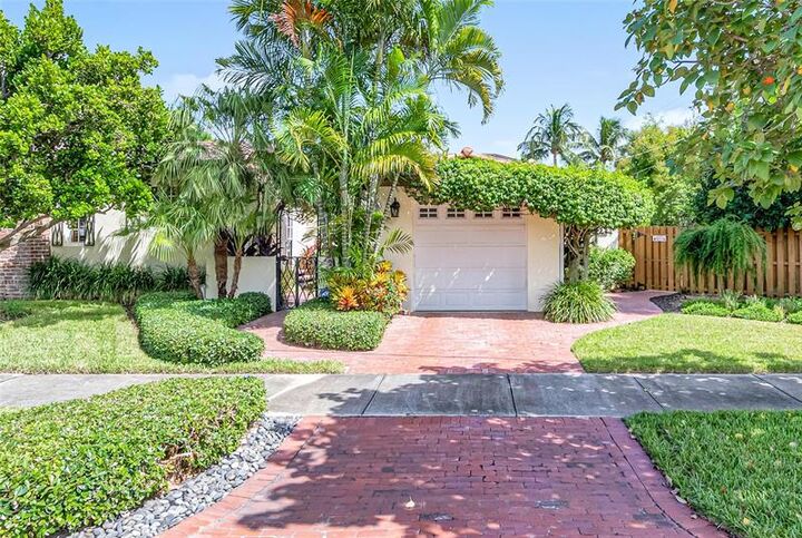 Property Photo:  1600 NE 4th Ct  FL 33301 