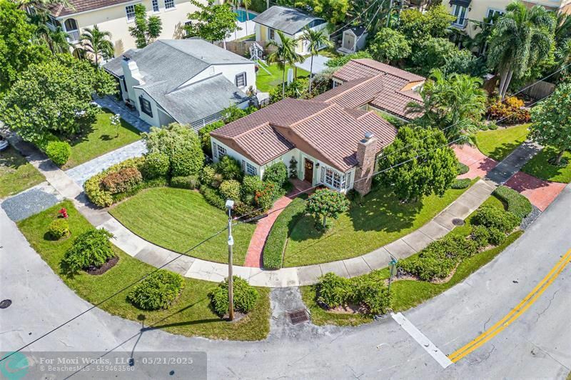 Property Photo: 1600 NE 4th Ct FL 33301