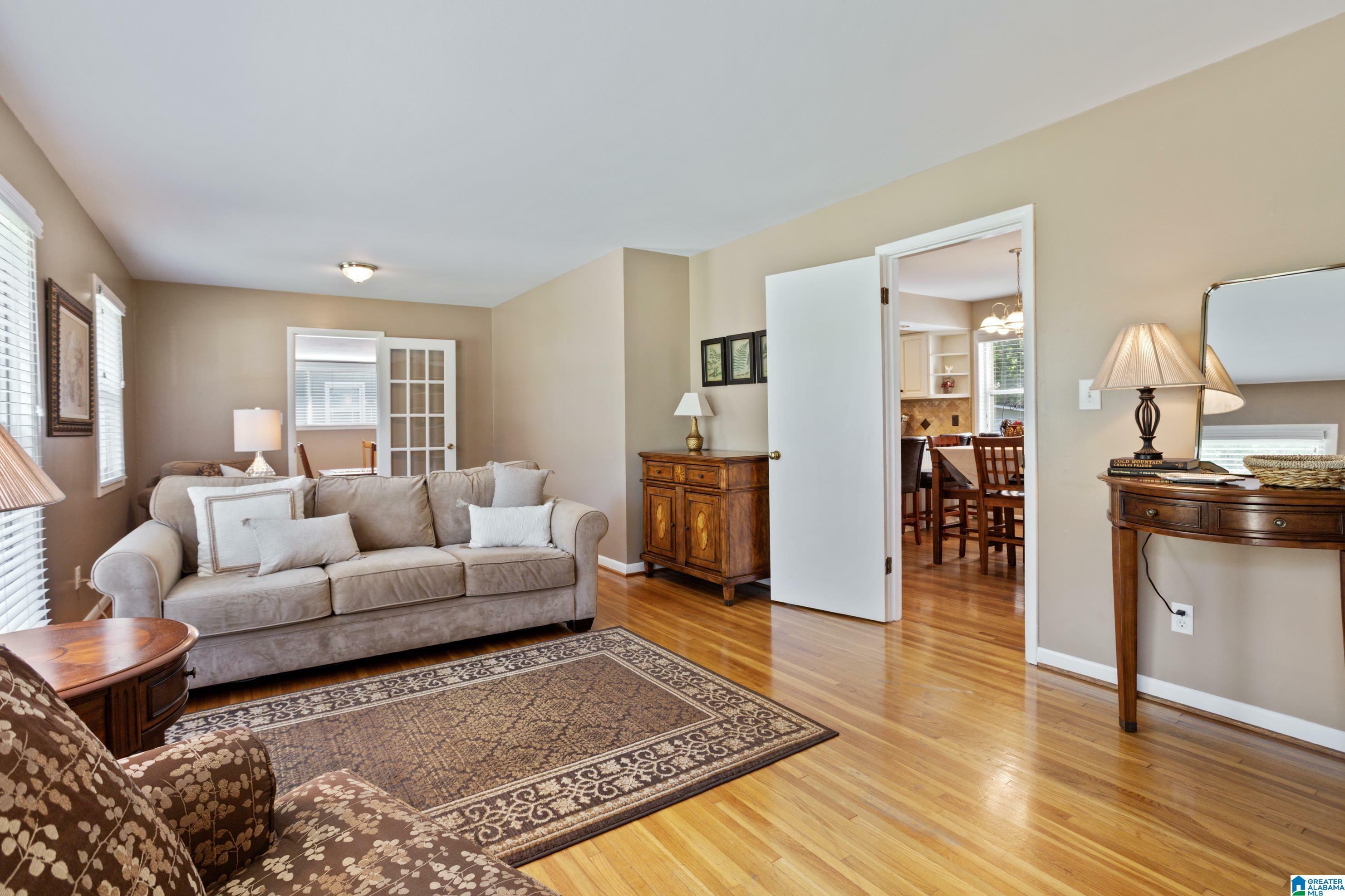 Property Photo: 637 Edgemoor Drive AL 35209