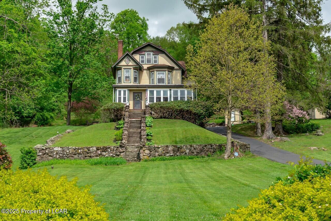 Property Photo: 1315 Lakeside Drive PA 18618