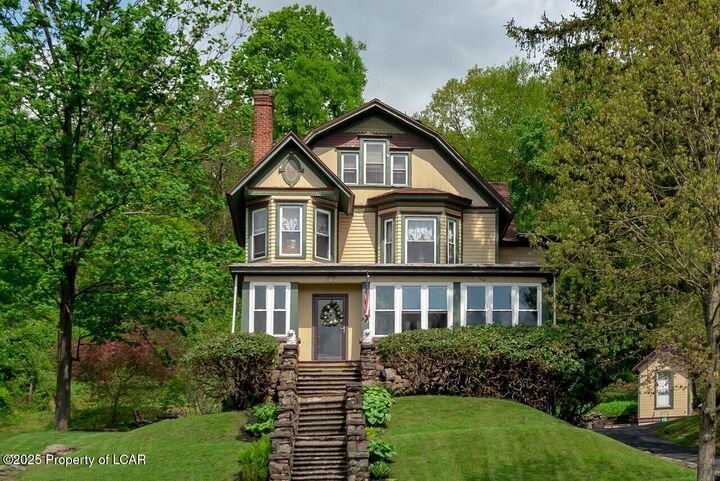 Property Photo: 1315 Lakeside Drive PA 18618