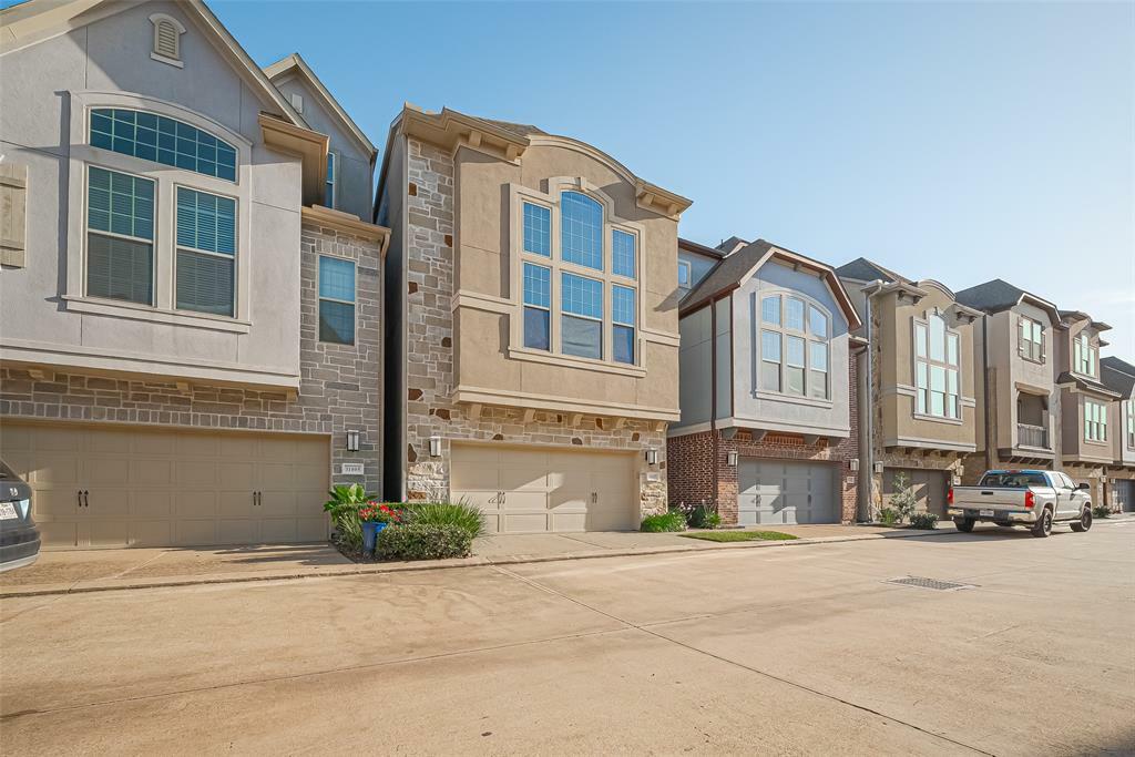 Property Photo: 11007 Acorn Falls Dr TX 77043