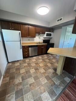 Property Photo: 1904 Springdale Court MO 65265