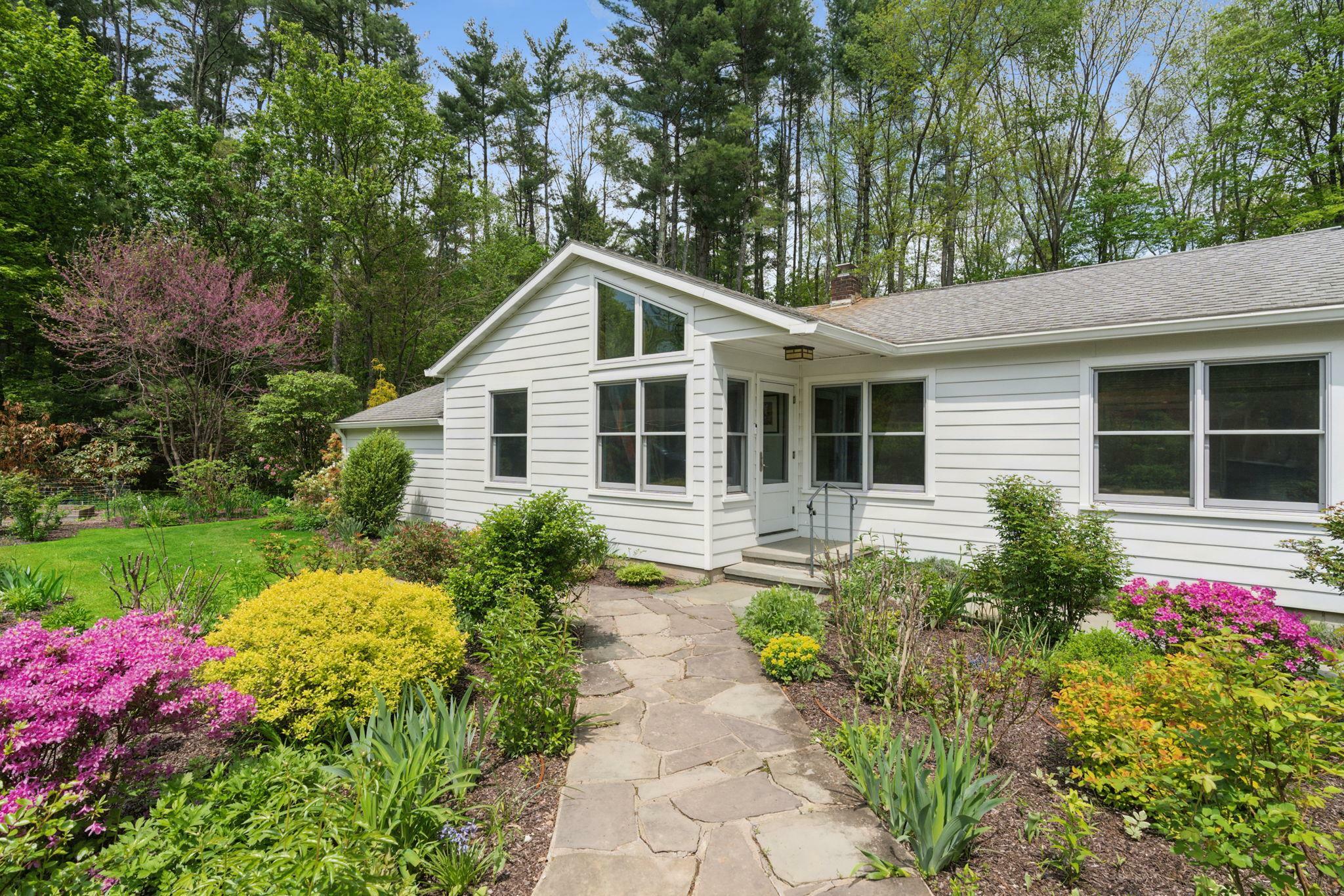 Property Photo:  207 Elwyn Drive  NY 12498 