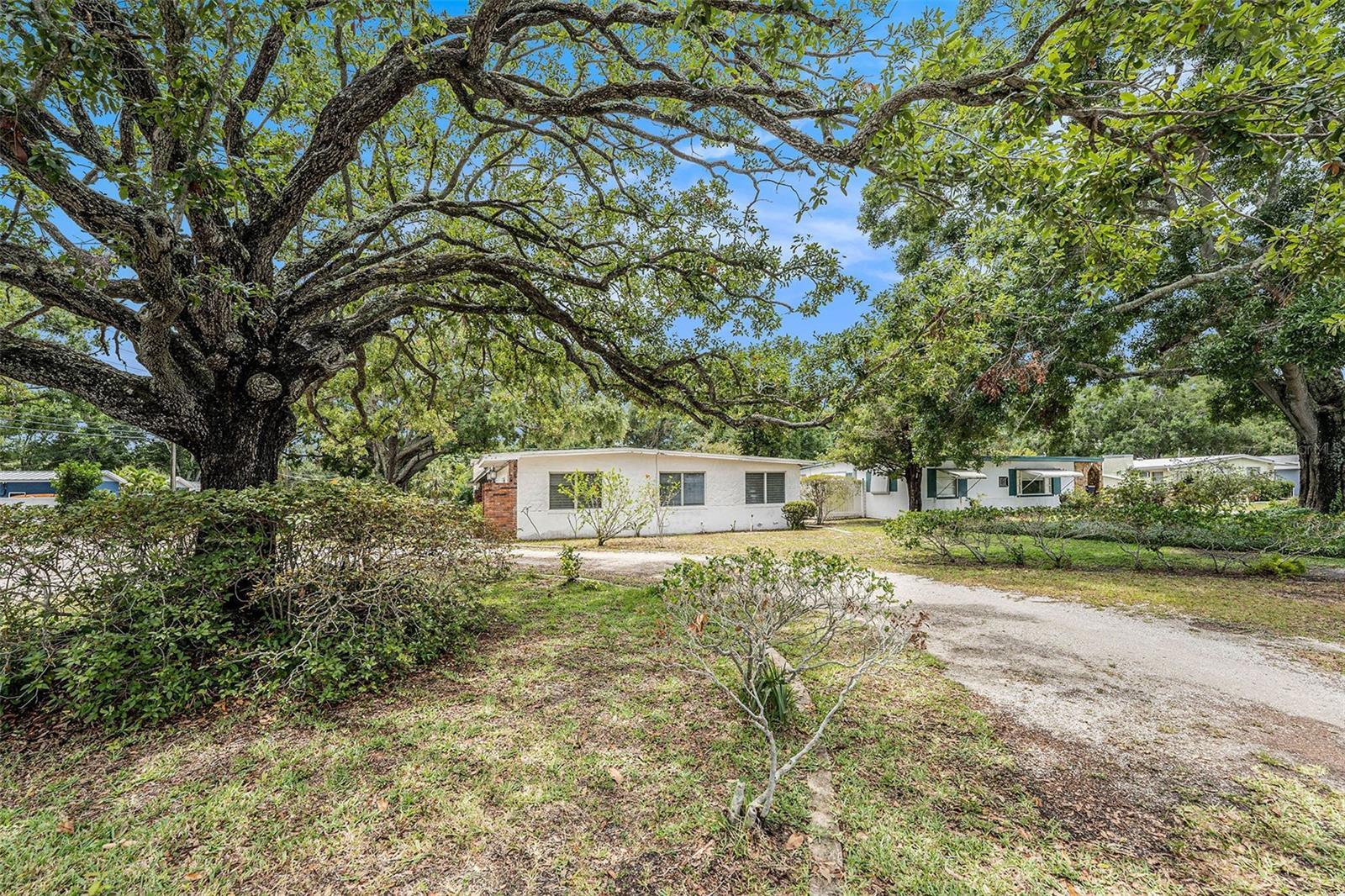 Property Photo: 5250 12th Street N FL 33703