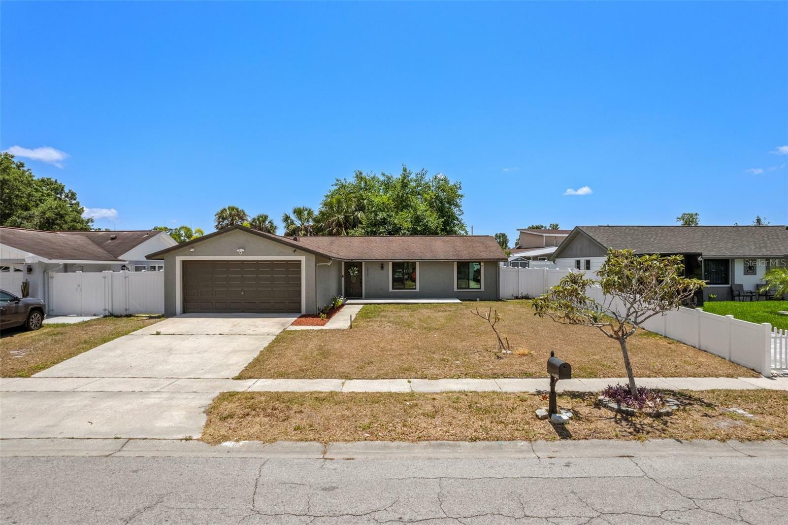 Property Photo: 6812 Fountain Avenue FL 33634