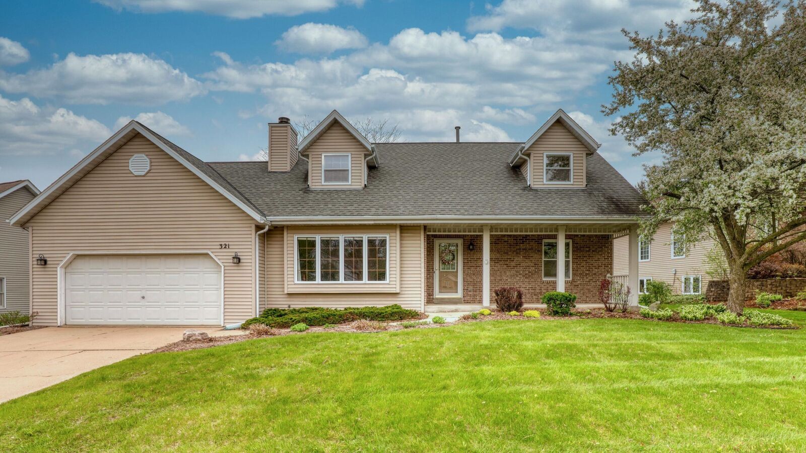 Property Photo:  321 Gorman Way  WI 53095 