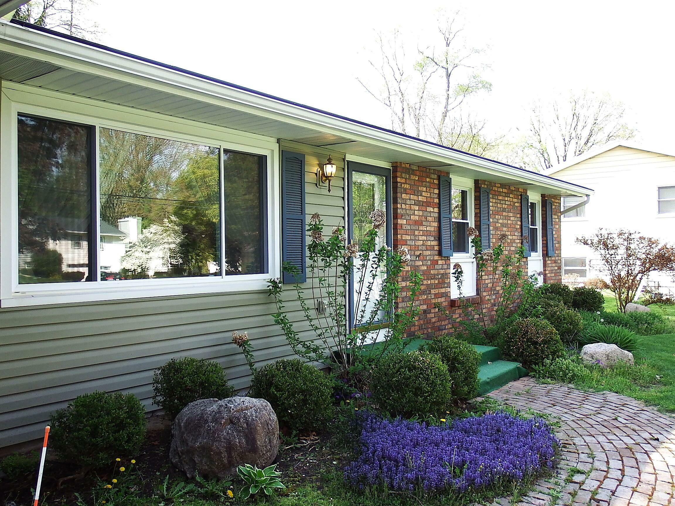 Property Photo: 2672 Wildemere Street MI 49009