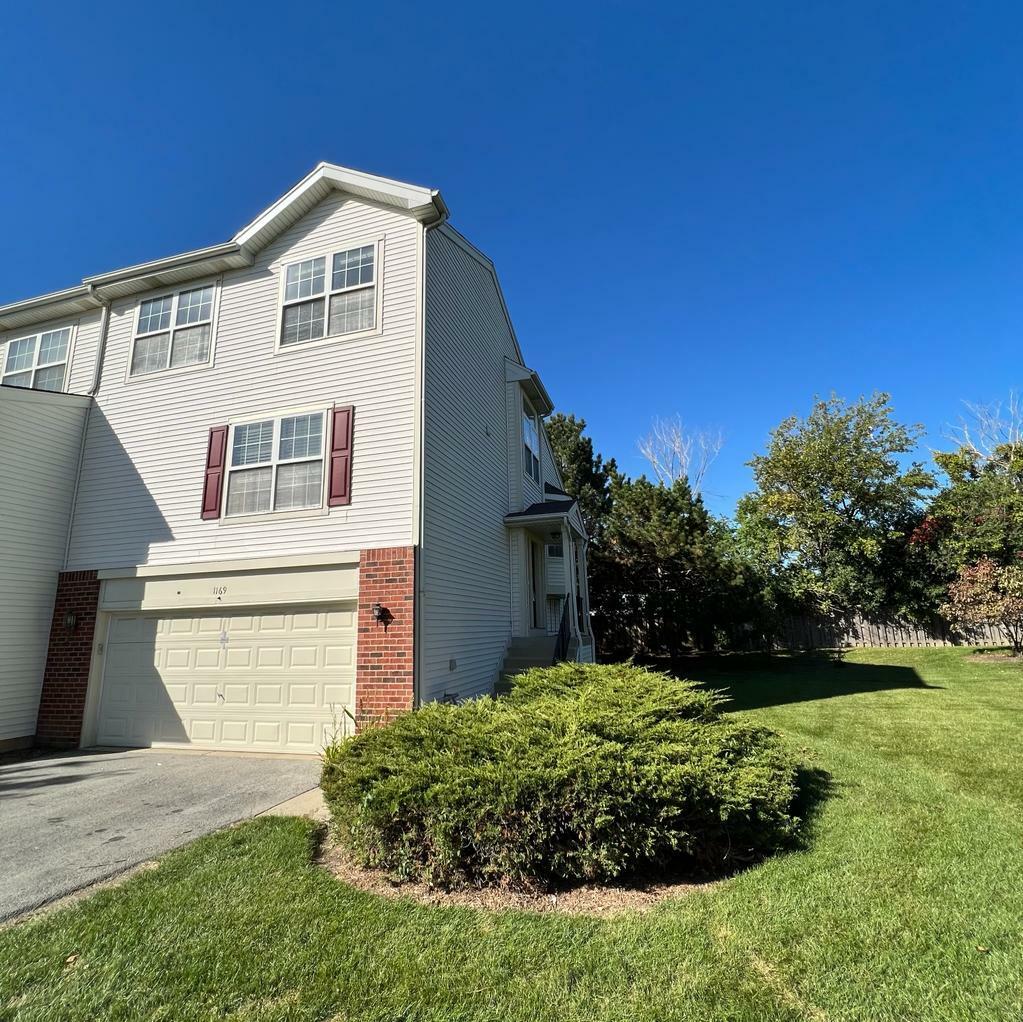Property Photo: 1169 Shorewood Court IL 60139