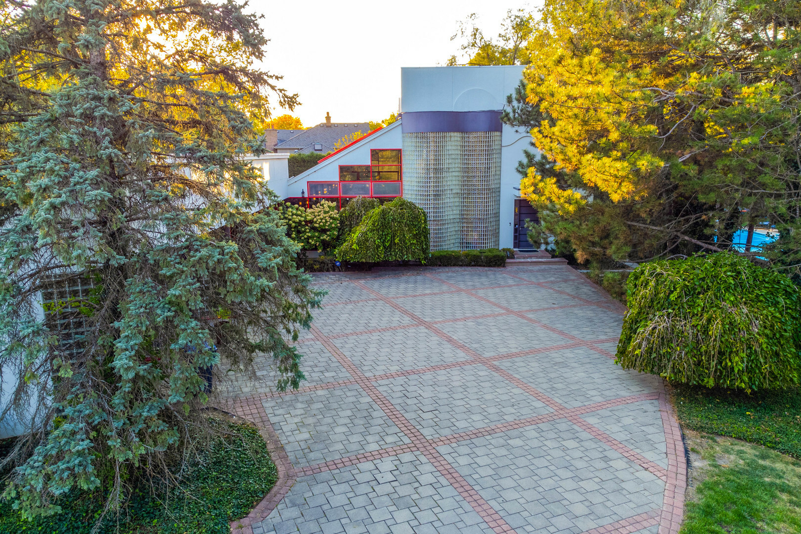 Property Photo: 2100 Pfingsten Road IL 60062