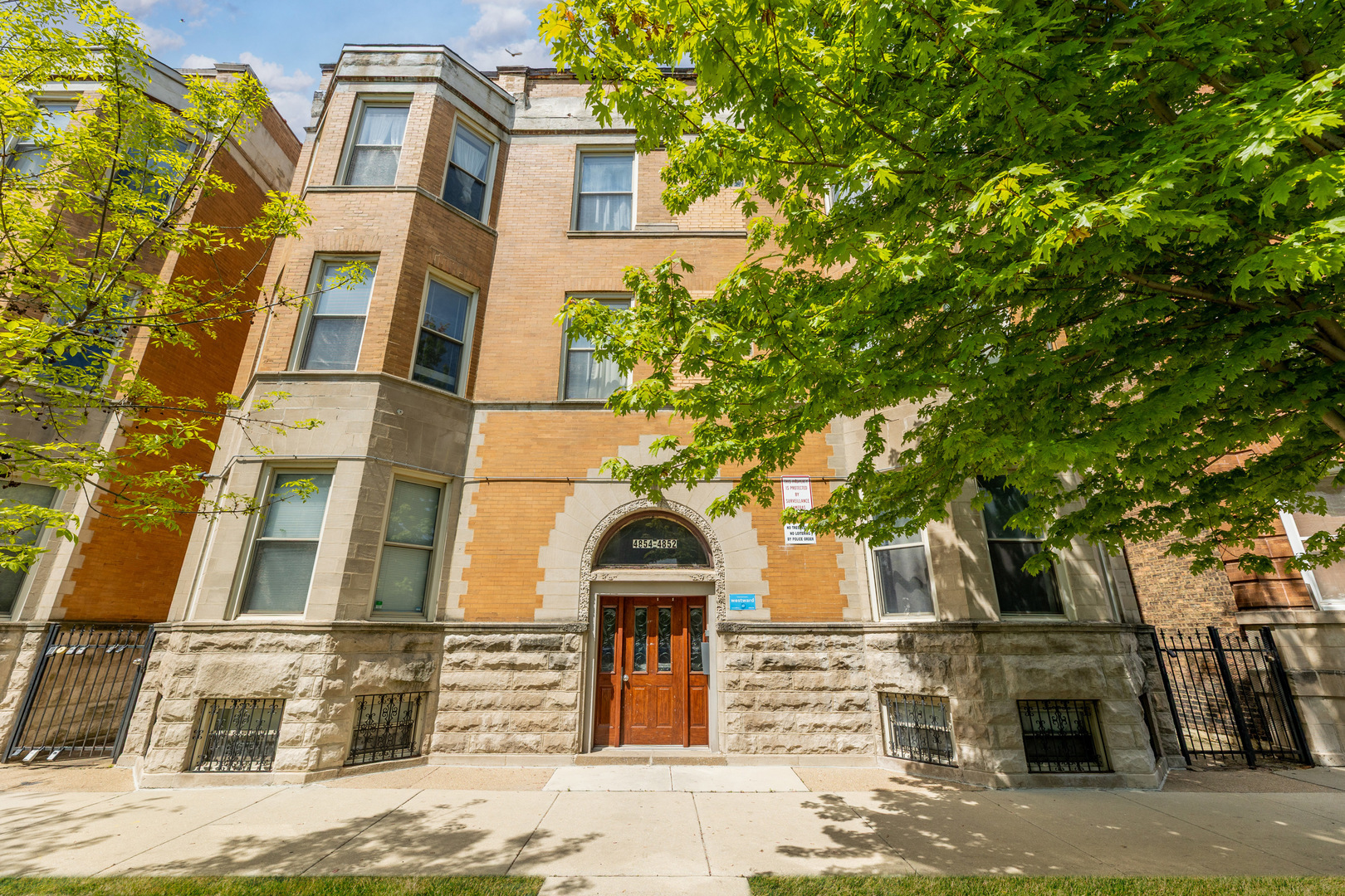 Property Photo: 4854 S Prairie Avenue G IL 60615