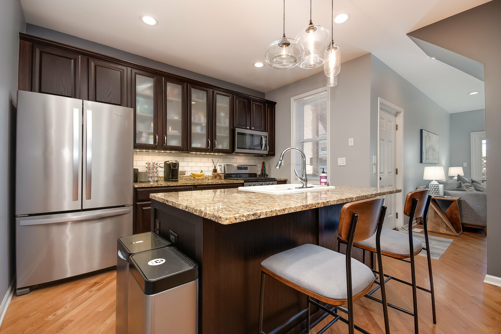 Property Photo: 1709 N Dayton Street 1 IL 60614