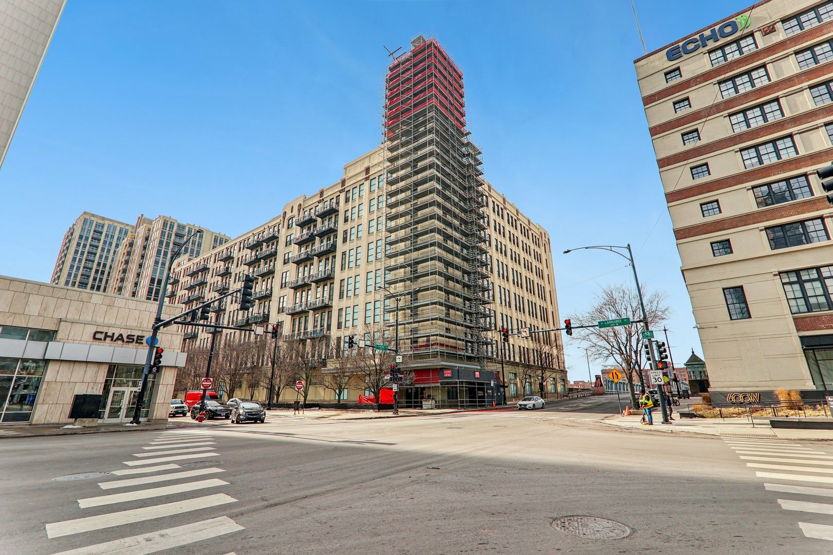 Property Photo: 758 N Larrabee Street 608 IL 60654