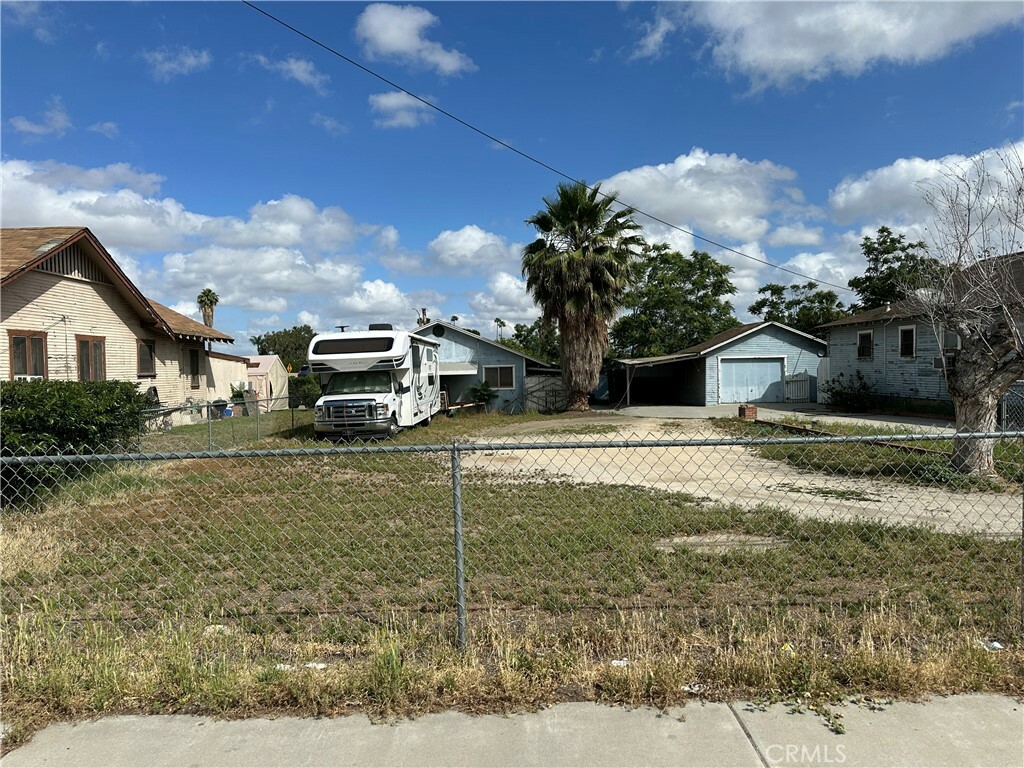 Property Photo: 7423 Indiana Avenue CA 92504