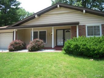 Property Photo: 2430 Yorkshire Drive MO 63033