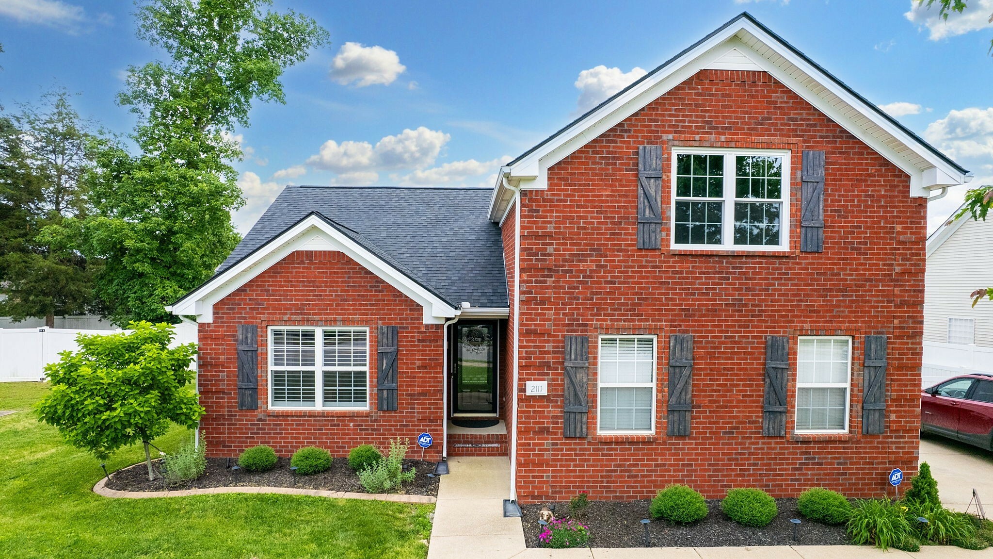 Property Photo: 2111 Saint Andrews Dr TN 37128