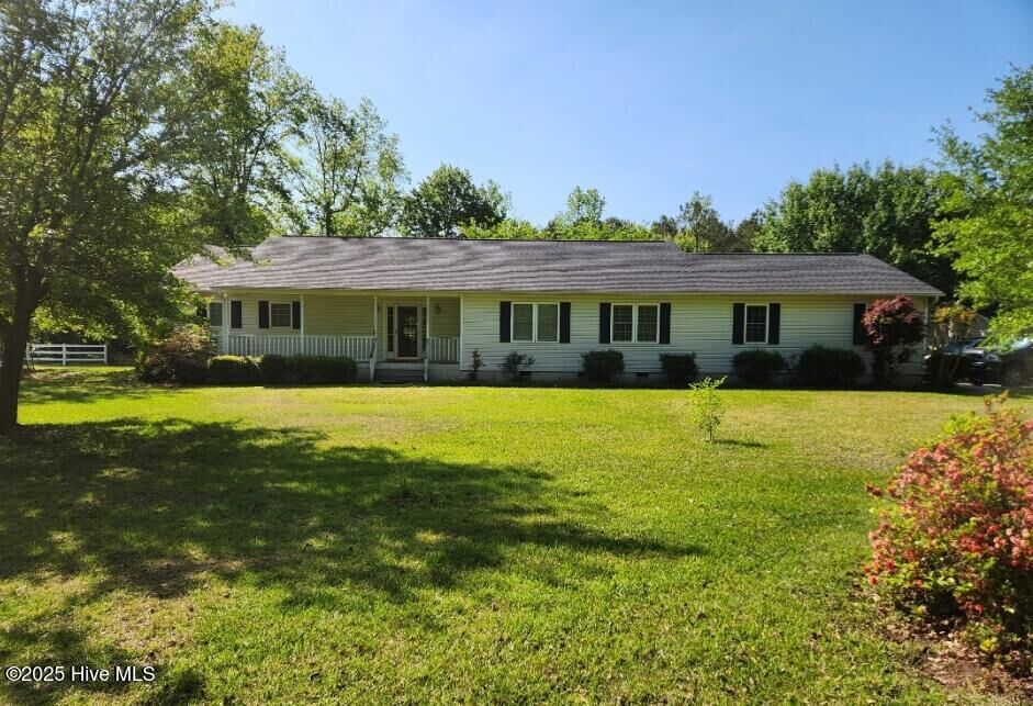 Property Photo:  1548 Ashton Lake Road  NC 28425 