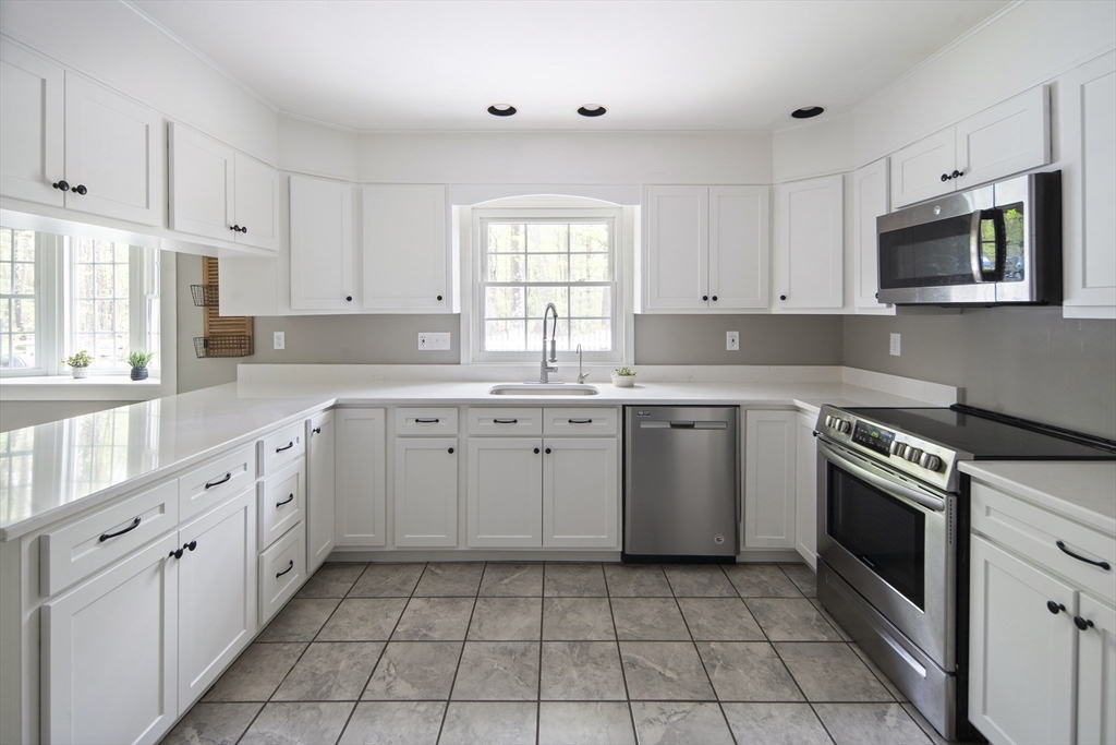 Property Photo: 192 Parker St MA 01754