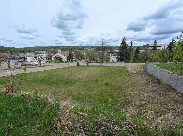 Property Photo: 5106 49 Avenue AB T9S 1C4