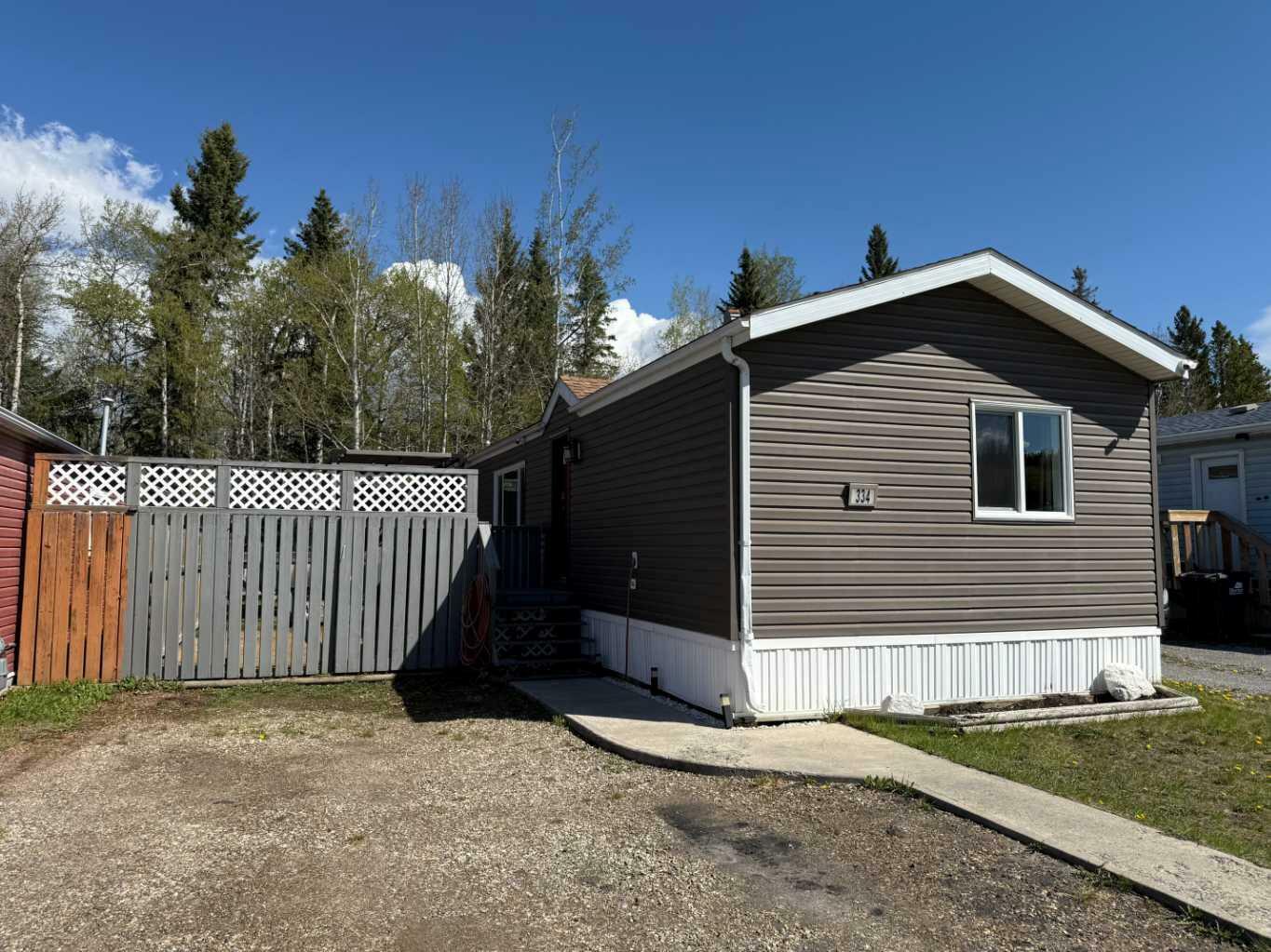 334 Skogg Avenue  Hinton AB T7V 1A7 photo