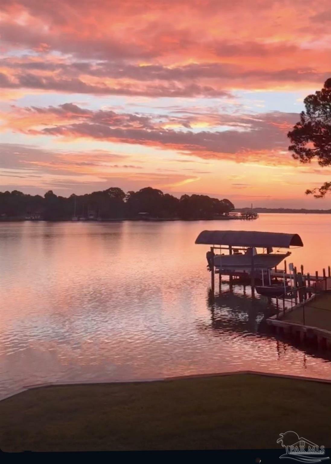 Property Photo: 53 Yacht Club Dr 8 FL 32548
