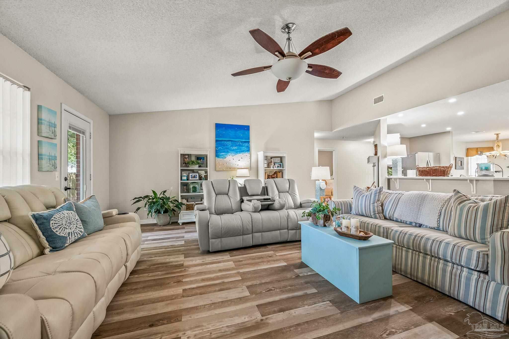 Property Photo: 4623 Hamilton Bridge Rd FL 32571