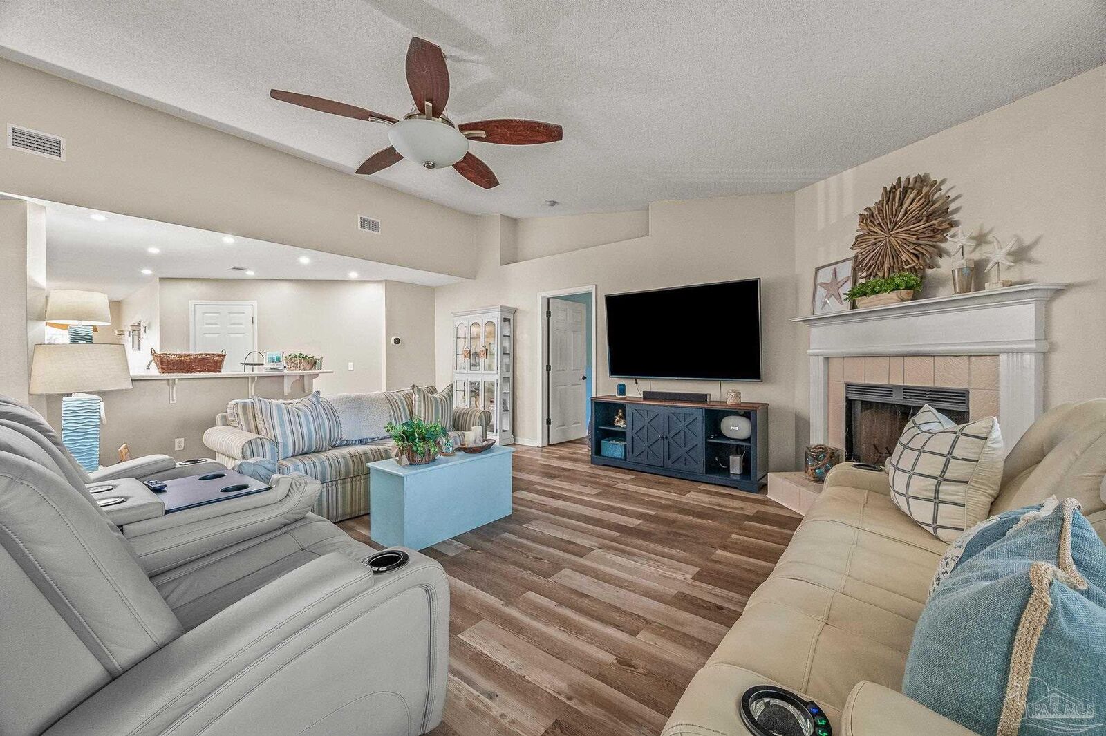 Property Photo:  4623 Hamilton Bridge Rd  FL 32571 