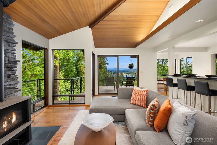 9222 SE 46th Street  Mercer Island WA 98040 photo