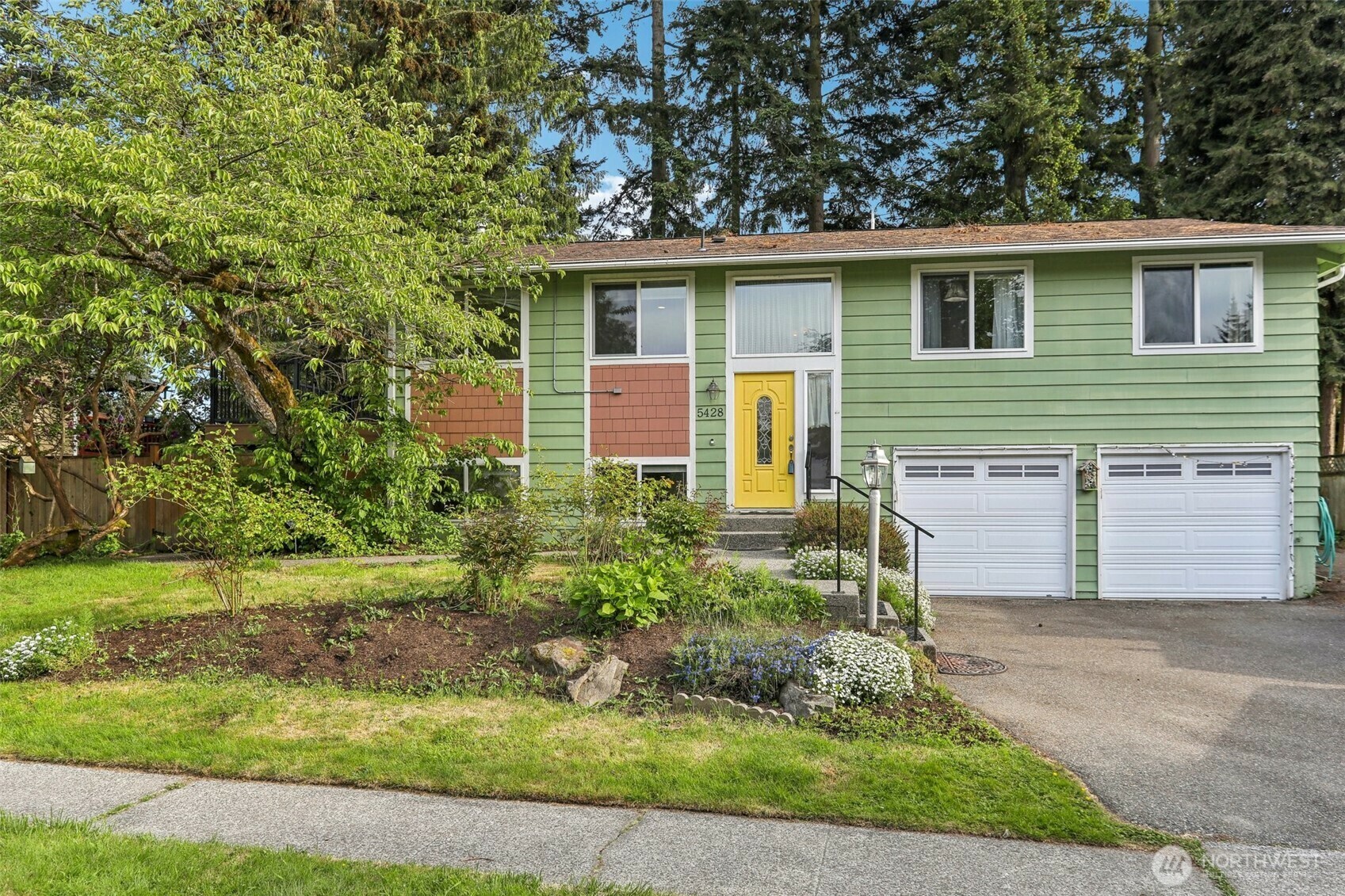 Property Photo: 5428 SW 172nd Street SW WA 98037
