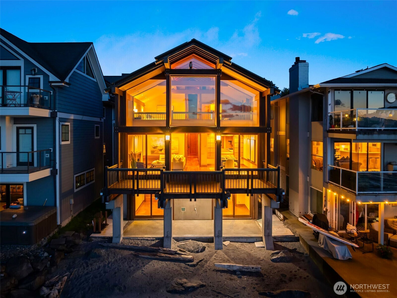 Property Photo: 3103 Alki Avenue SW WA 98116