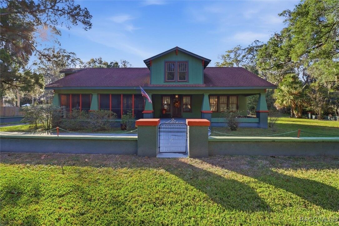 Property Photo: 754 NE 2nd Avenue FL 34428